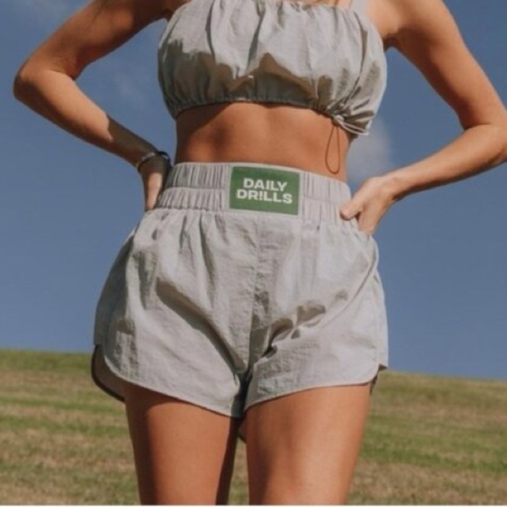 Daily Drills Bounce Light Gray Athletic Shorts